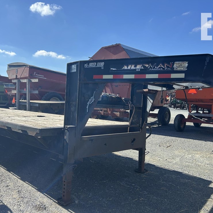 2007 TRAILERMAN 32 ft Tri Axle