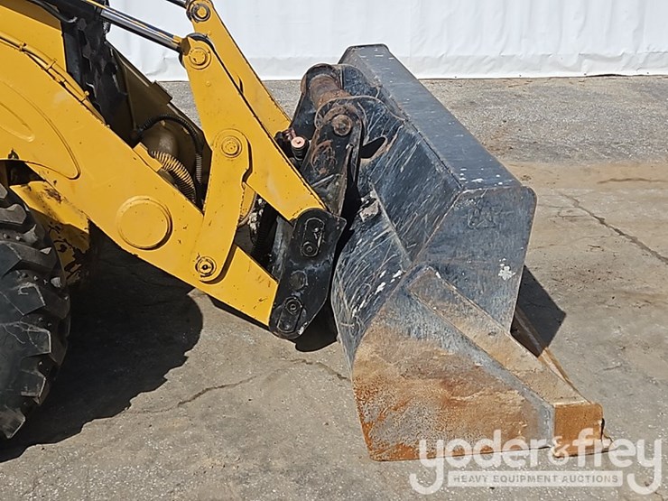 2016-caterpillar-420f2-it-image-11