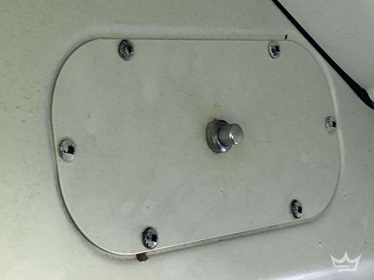 2011-freightliner-b2-image-23