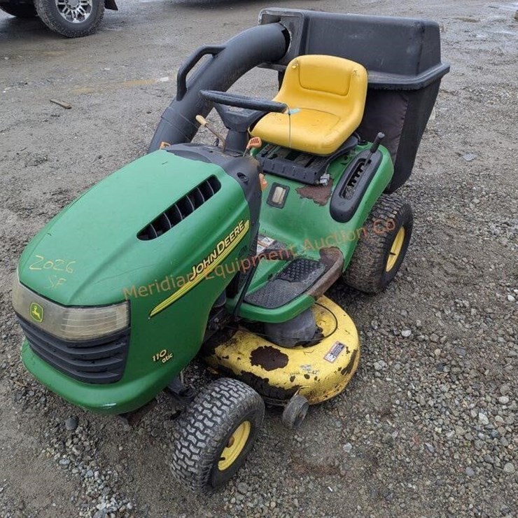 JOHN DEERE L110