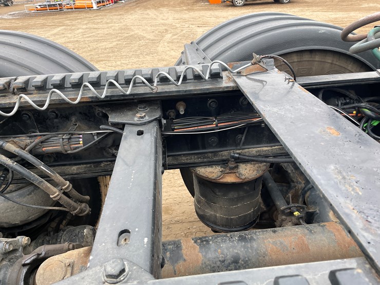 2019-kenworth-t880-image-18