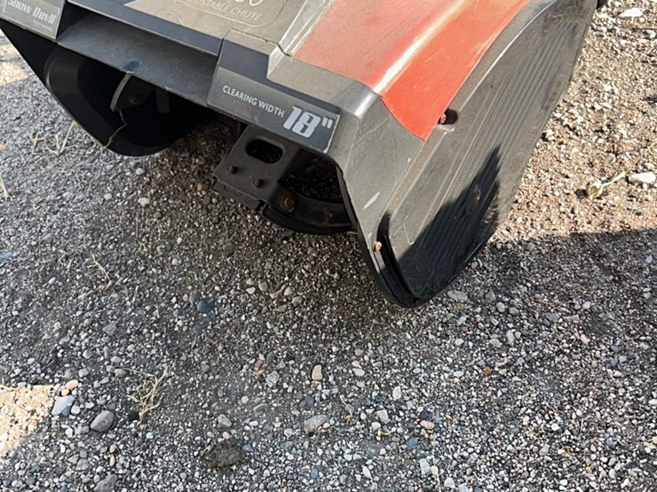 electric-snowblower-image-16