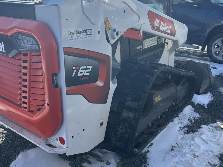 2023-bobcat-t62-image-40