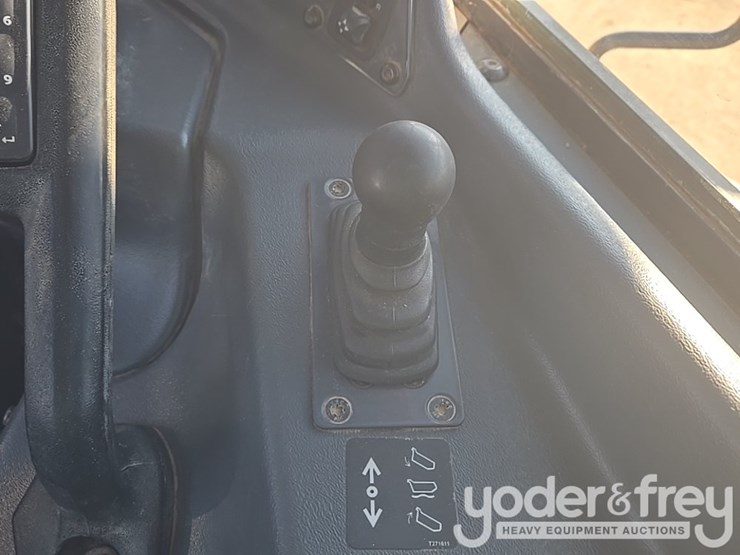 2021-deere-460e-image-77