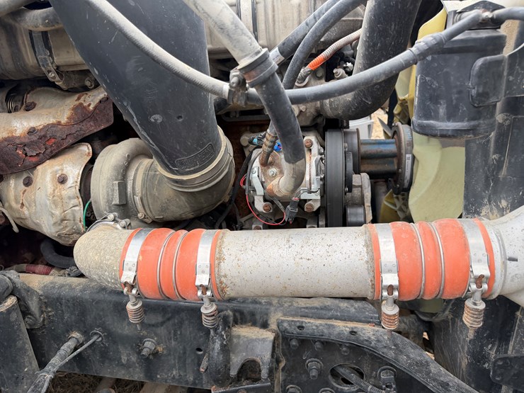 #40952-•-2016-freightliner-t/a-daycab-truck-tractor-3akjged50gshn2261-image-52