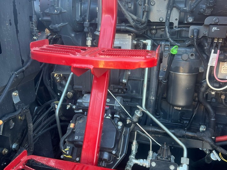 2023-case-ih-8250-image-34