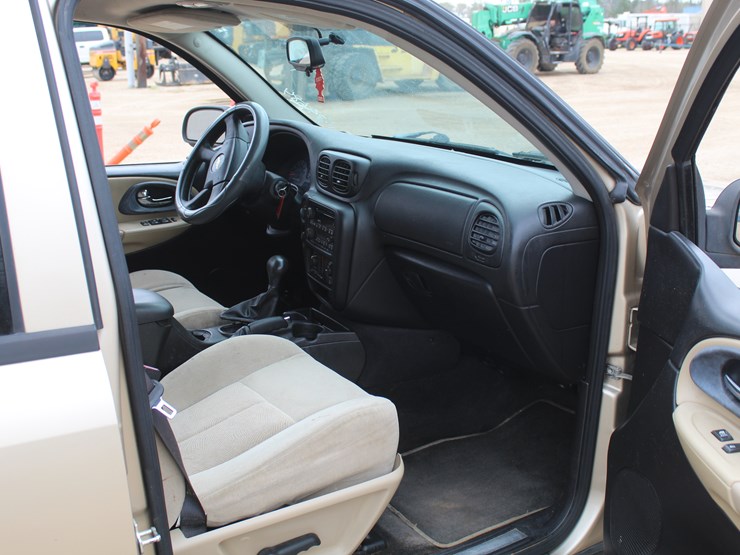 2005-chevrolet-blazer-image-10