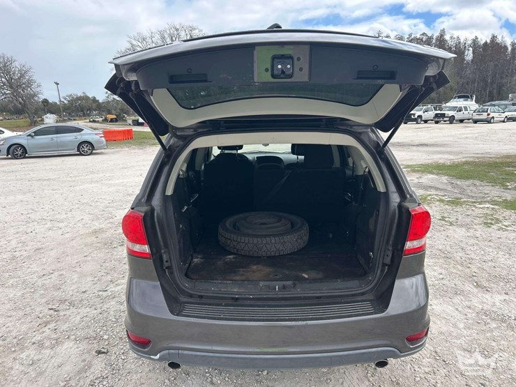 2014-dodge-journey-image-19