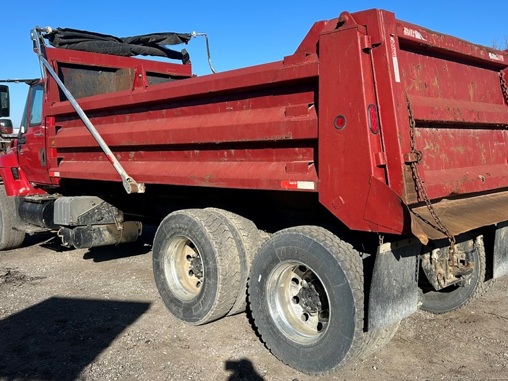 2002-international-7400-image-3