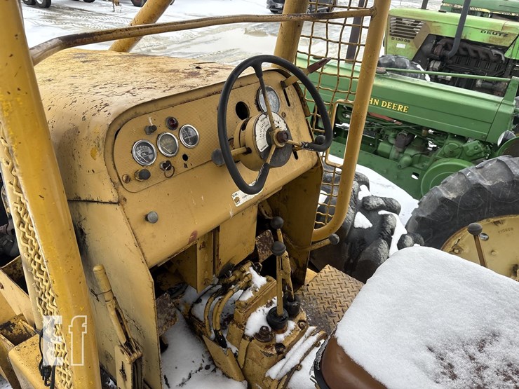 massey-ferguson-320-image-14