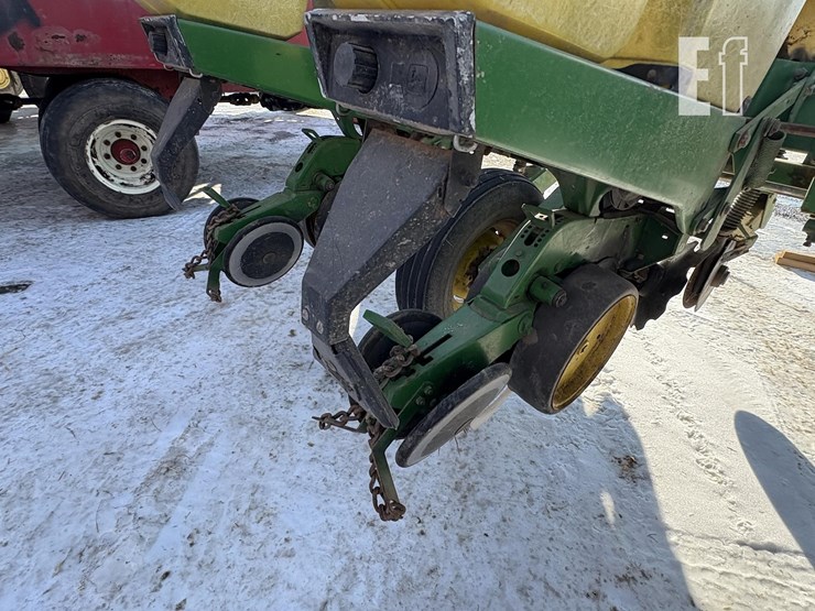 john-deere-7200-image-11