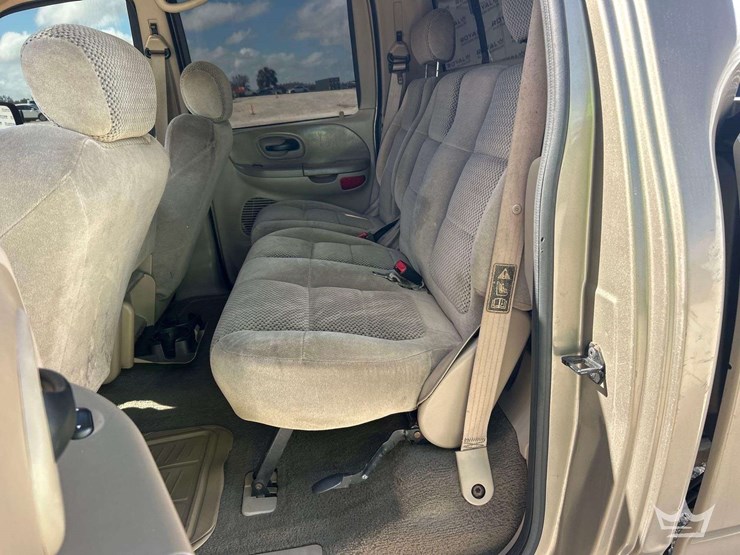 2001-ford-f150-image-16