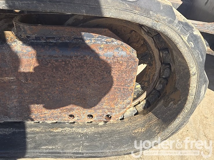 2020-deere-35g-image-21