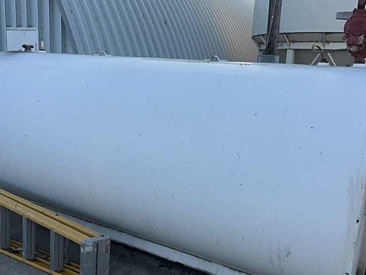 2000-gallon-fuel-tank-with-fill-rite-heavy-duty-high-output-pump-image-28