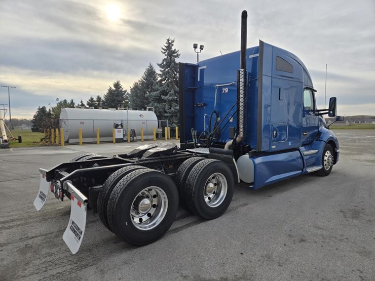 2018-kenworth-t680-image-5