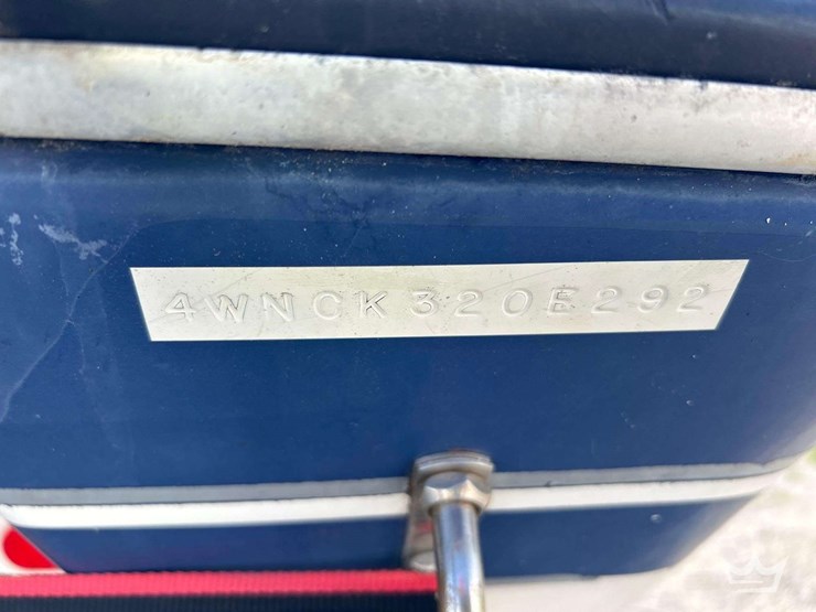 1992-21ft-four-winns-205-sundowner-boat-w/-boat-trailer-image-5