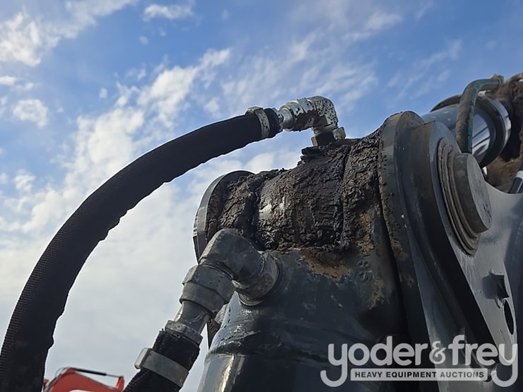 2018-deere-310sl-image-51