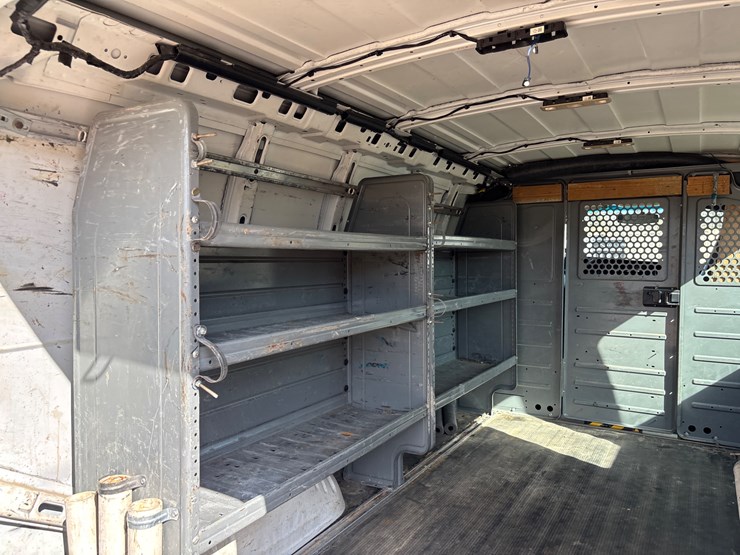 2016-gmc-3500-image-10