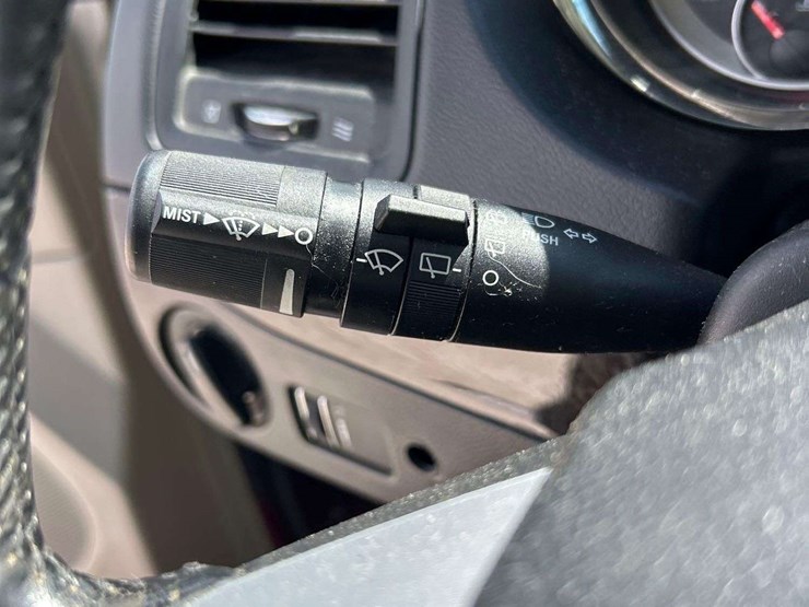 2017-dodge-grand-caravan-image-14