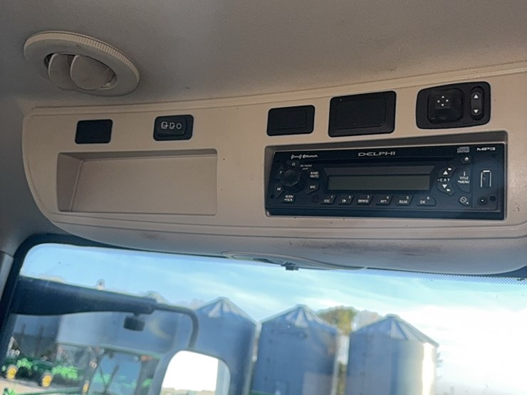 2010-john-deere-2010-image-30