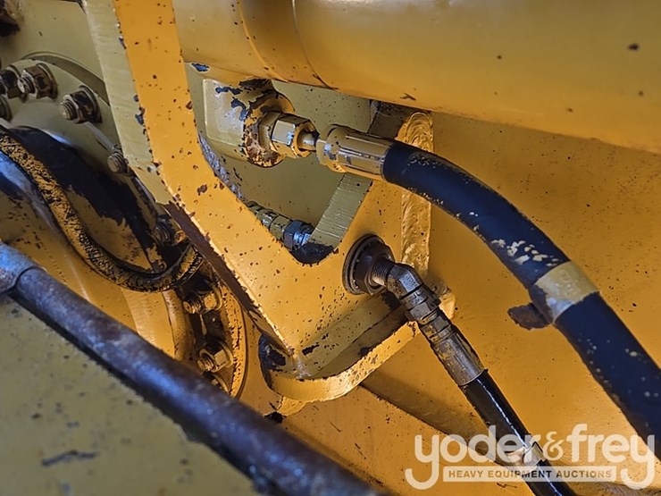 2005-caterpillar-140h-vhp-plus-image-62