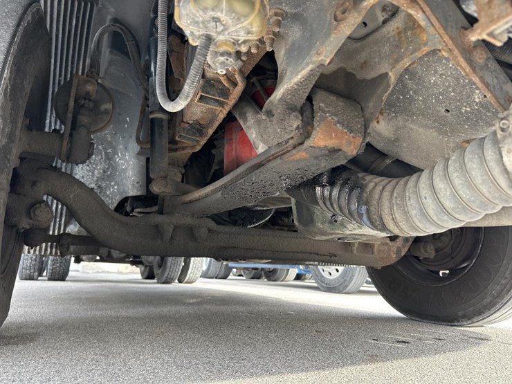 2001-volvo-10-image-33