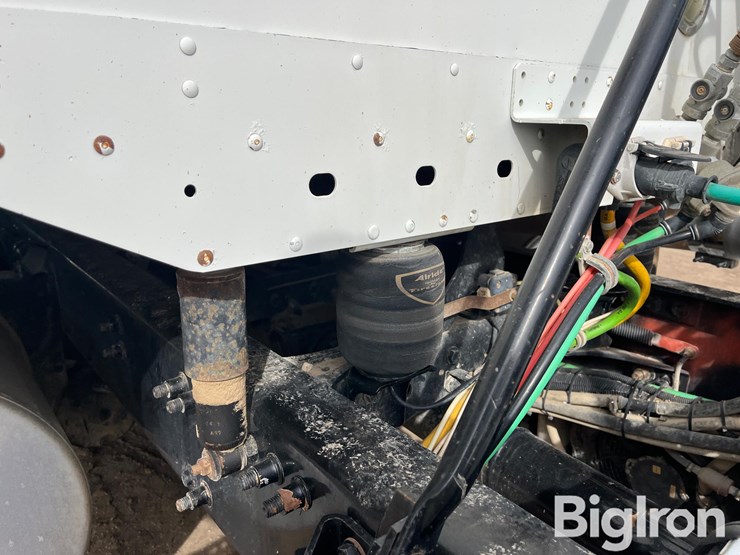 2006-freightliner-century-classic-cst120-t/a-truck-tractor-image-17