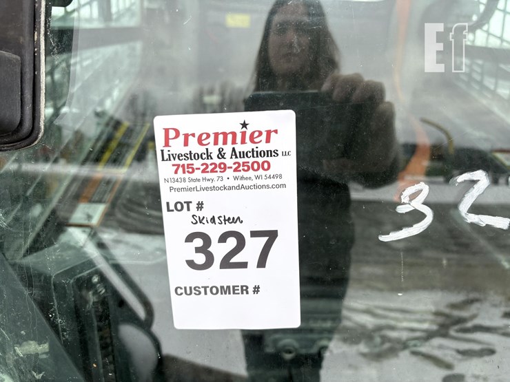 2020-deere-320g-image-26