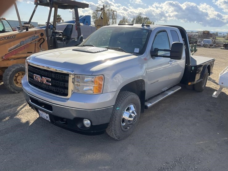 2011-gmc-3500-image-3