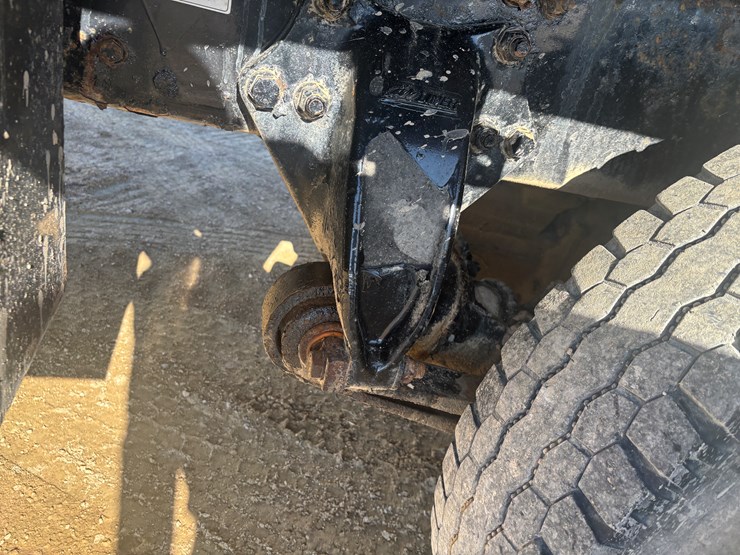 2005-sterling-lt8500-image-65