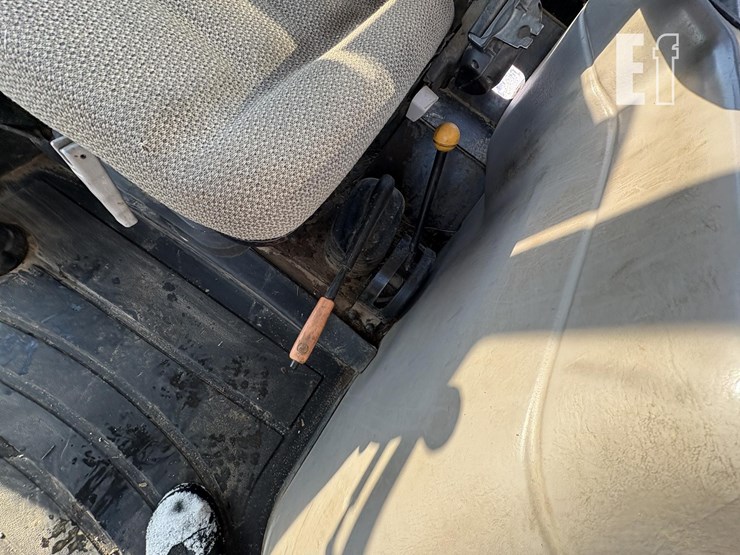 2013-case-ih-farmall-125a-image-20