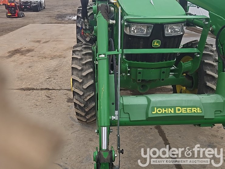 2020-john-deere-5075e-image-13