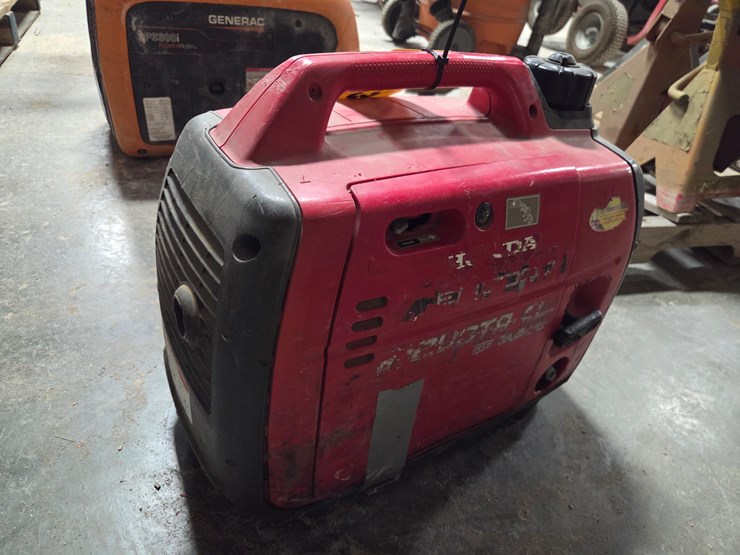 #5431-•-honda-eu2200i-gasoline-generator-image-4