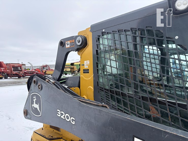 2020-deere-320g-image-7