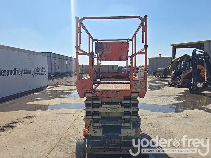 2018-jlg-3246es-image-38