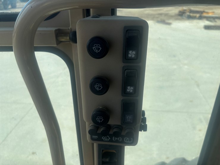 caterpillar-140h-vhp-image-37