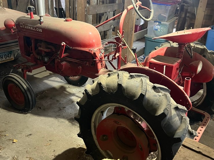 lot-17.-ihc-cub-collector-tractor,-serial-#fcb-14068,-new-tires,-been-in-the-shed-image-6