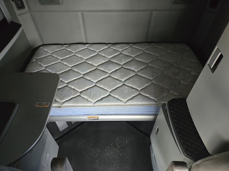 2018-kenworth-t680-image-62