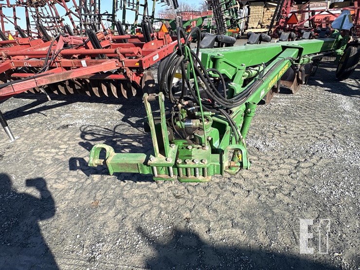 john-deere-2810-image-3