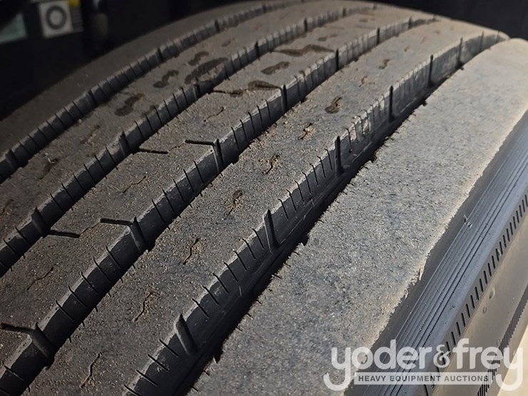 2019-peterbilt-579-image-20