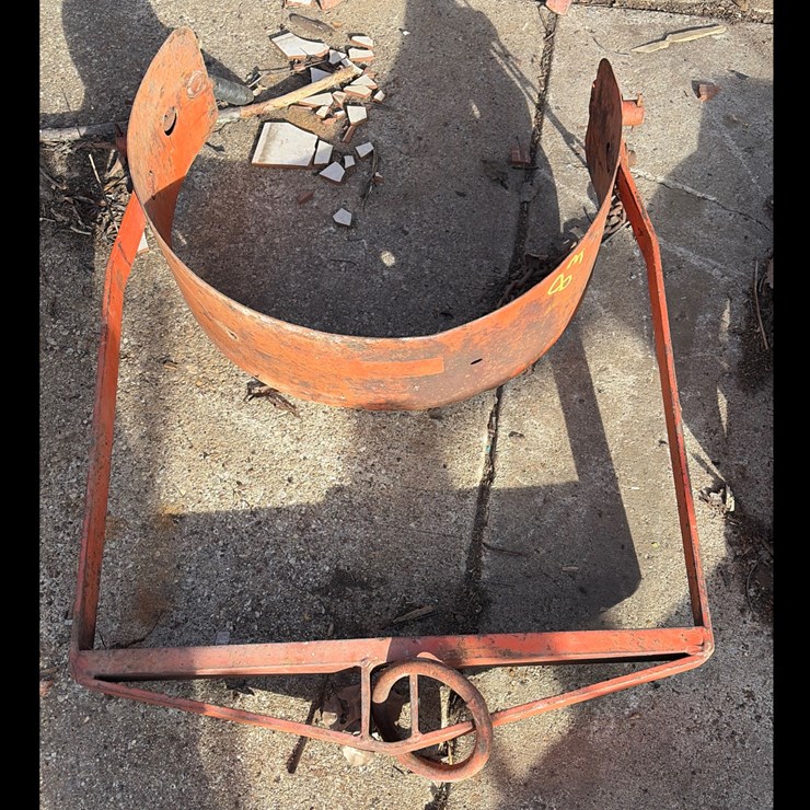 #83 • Barrel clamp with lifting eye