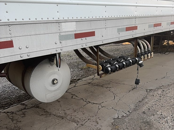 1996-sprayer-trailer,-48’,-fully-equipped-with-three-mixing-cones,-two-pumps,-hoses-,-four--1650-gallon-poly-tanks,-fully-plumbed,-complete-sprayer-setup,-ready-to-use-image-17