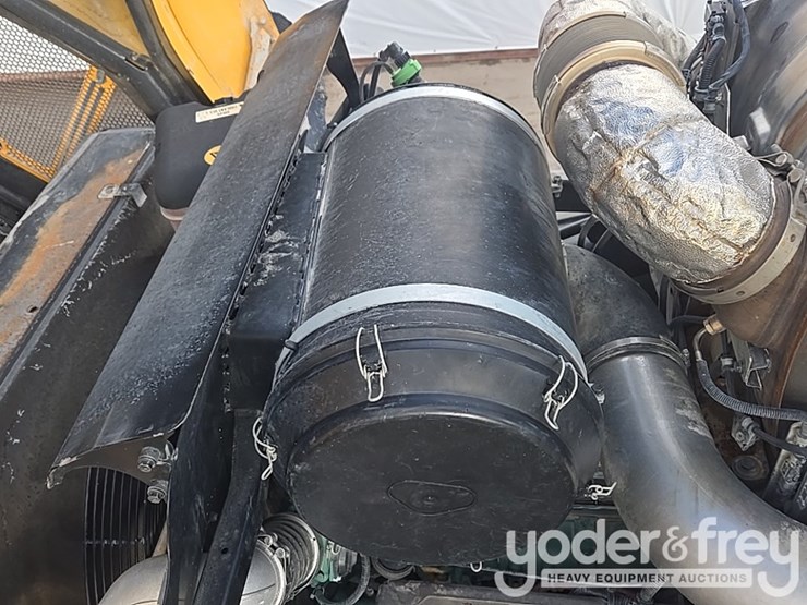 2014-volvo-l150h-image-61