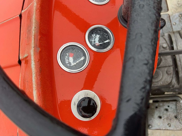 massey-ferguson-135-image-48