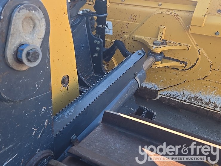 2018-deere-700k-image-31