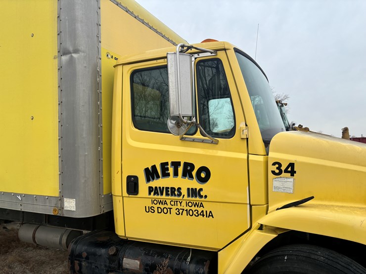#2269-•-1992-freightliner-box-truck-image-13