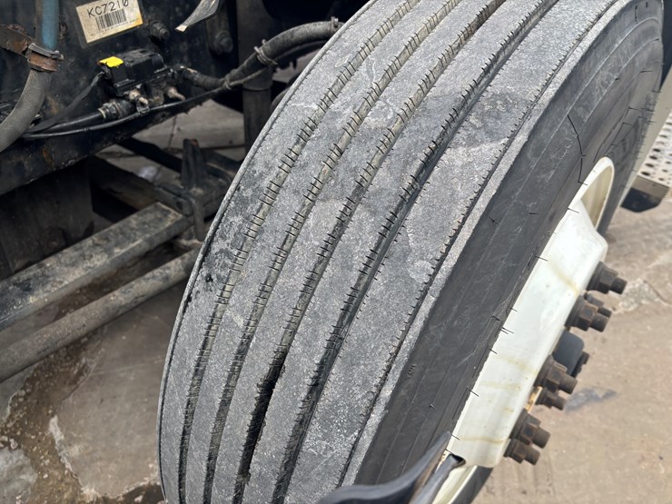 2018-freightliner-cascadia-126-image-67