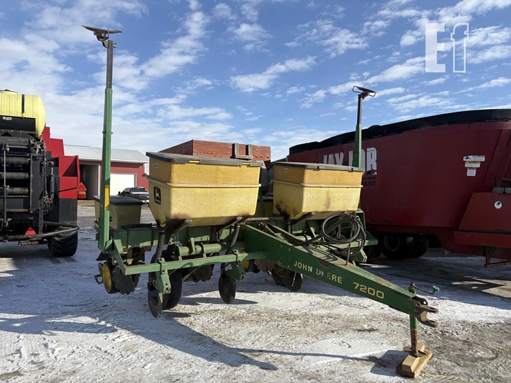 john-deere-7200-image-3