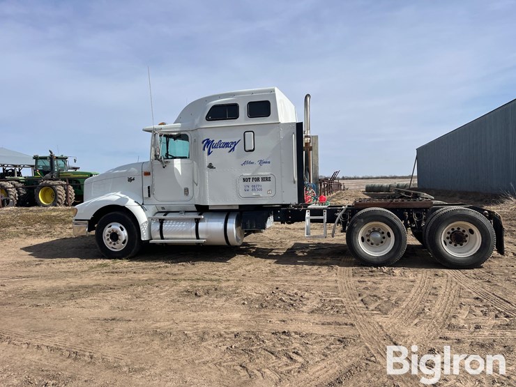 1999-international-9400-eagle-image-8