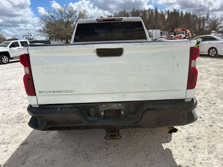 2022-chevrolet-silverado-2500-image-27